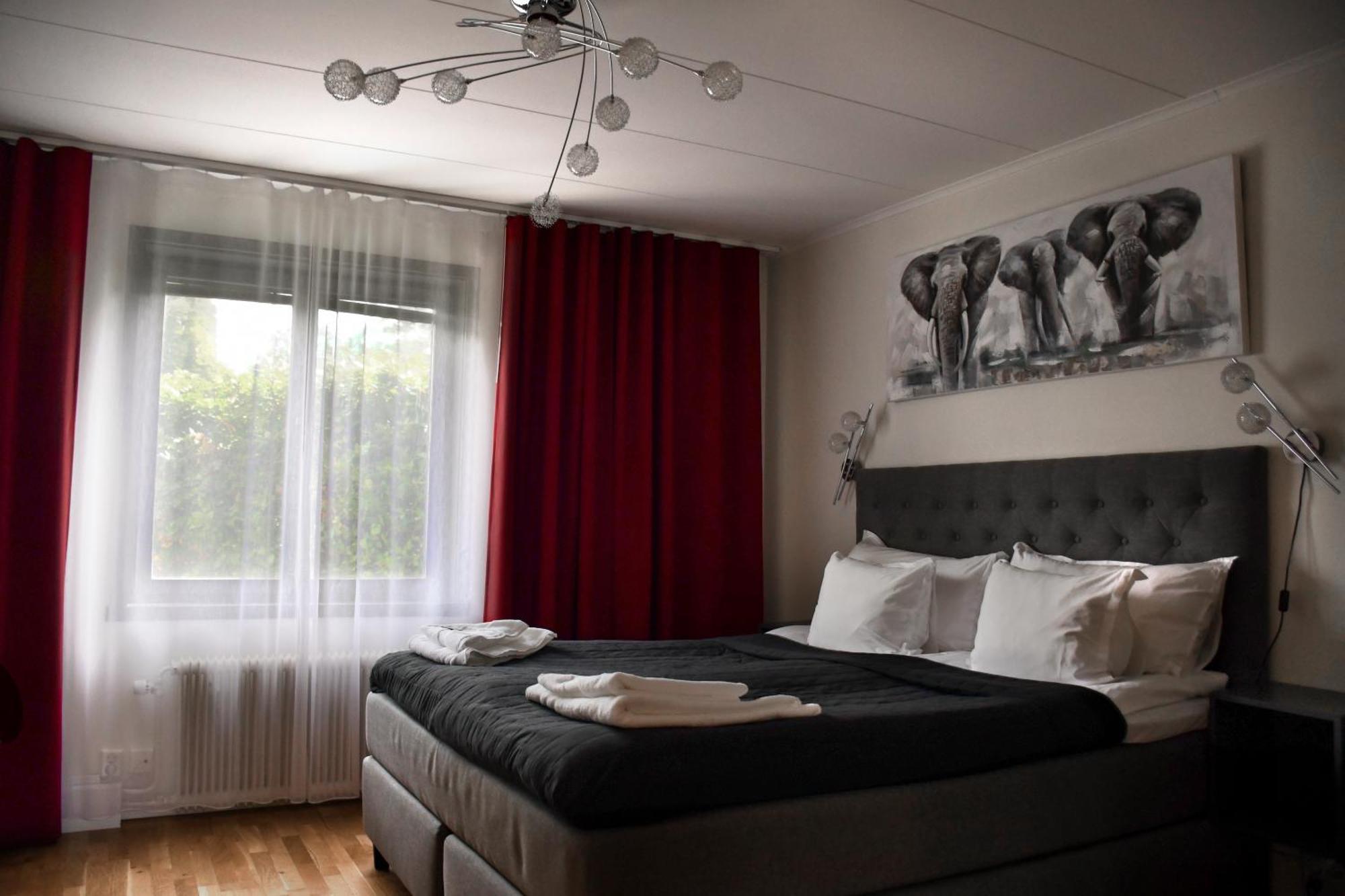 Kungsbacken Hotell & Konferens Katrineholm Buitenkant foto